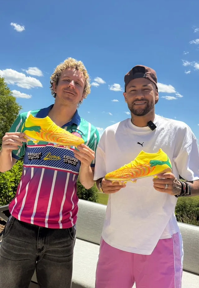 Puma Future Z Amarelo iridescent dourado chama Sapatos de futebol para campo firme 12