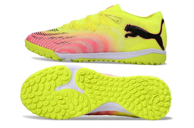Puma Future Z أحذية كرة القدم للعشب الاصطناعي أصفر وردي منخفض القطع مع وجه علوي متدرج 6