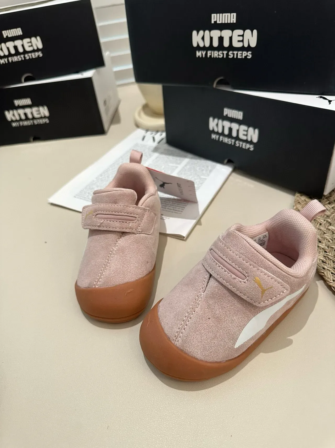 Puma Rose Beige Fermeture à Velcro Sangle Partie Supérieure Suede-Like Chaussures Lifestyle 13