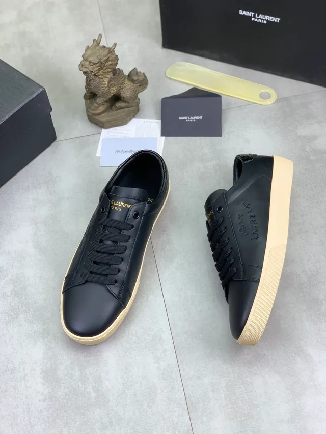 Saint Laurent Sneakers Lifestyle Noir Beige en Cuir avec Embossage de Marque 5