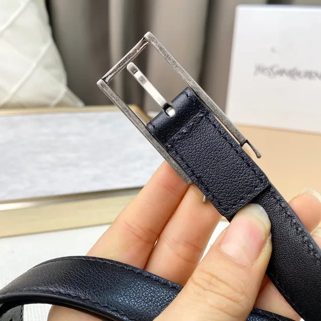 Saint Laurent Classic Monogram Belt جلد أسود 3