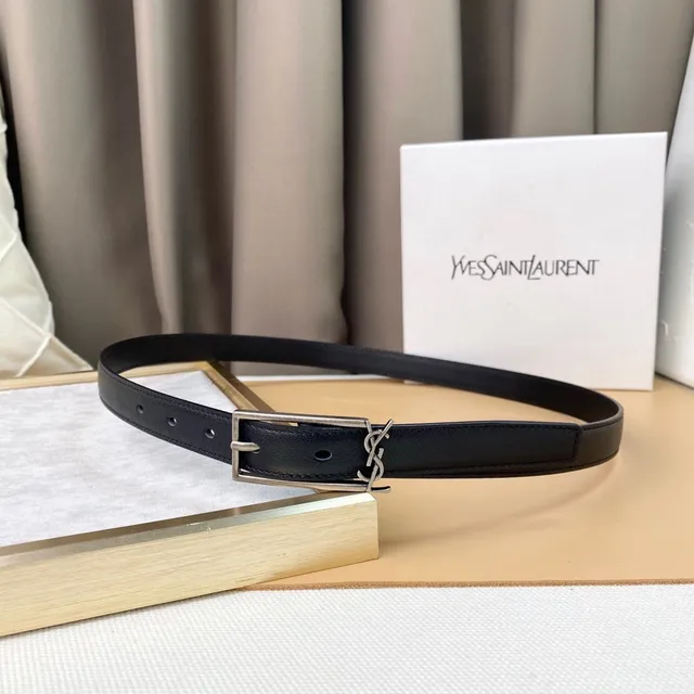 Saint Laurent Classic Monogram Belt جلد أسود 7