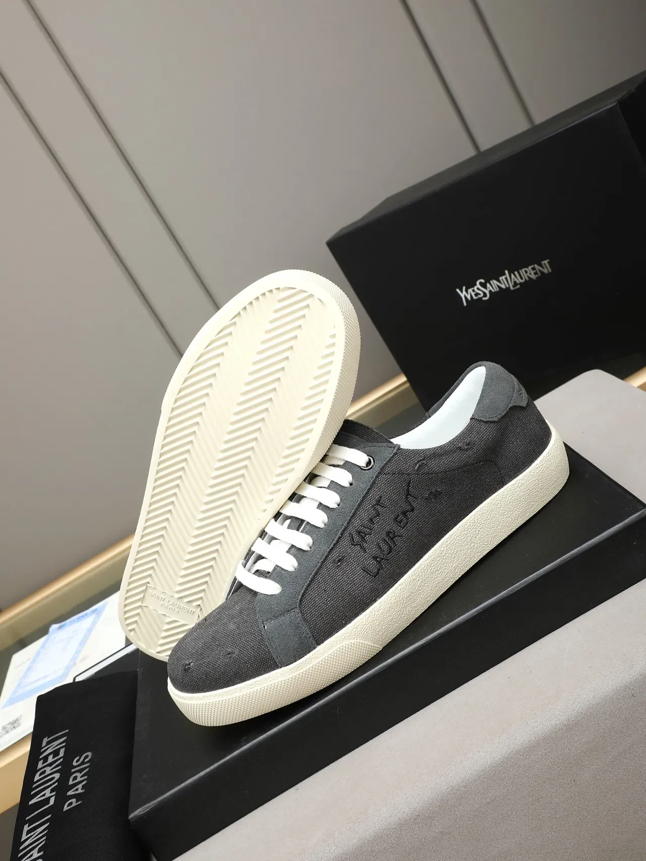 Saint Laurent Gris Blanc Toile Brodé Logo Lifestyle Sneakers 4