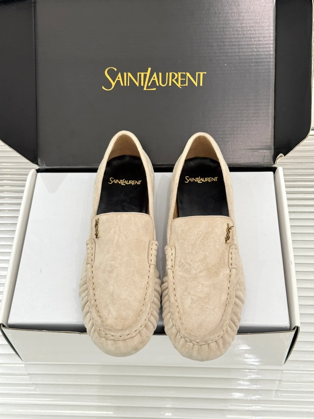Saint Laurent Loulou Mocassins de Camurça Bege 5