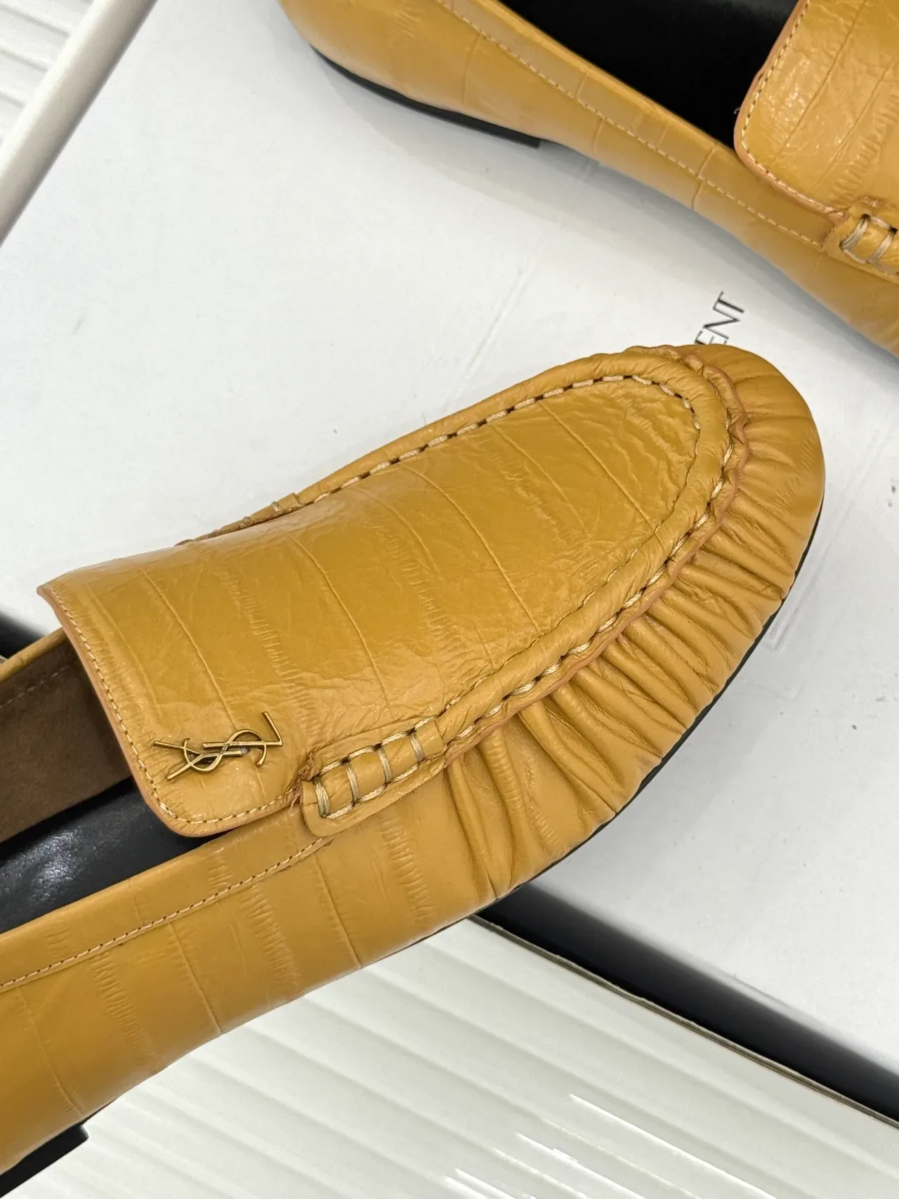 Saint Laurent Loulou Mocassins Cuir Jaune Moutarde Ruched 4