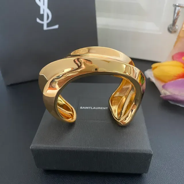 Saint Laurent سوار مفتوح ذهب مصقول نحتي مزدوج الحلقة 6
