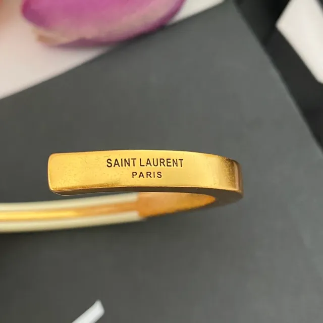 Saint Laurent Bracelet en forme de C en émail et doré de deux tons 4