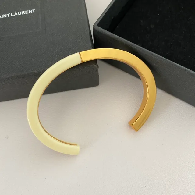 Saint Laurent Bracelet en forme de C en émail et doré de deux tons 9