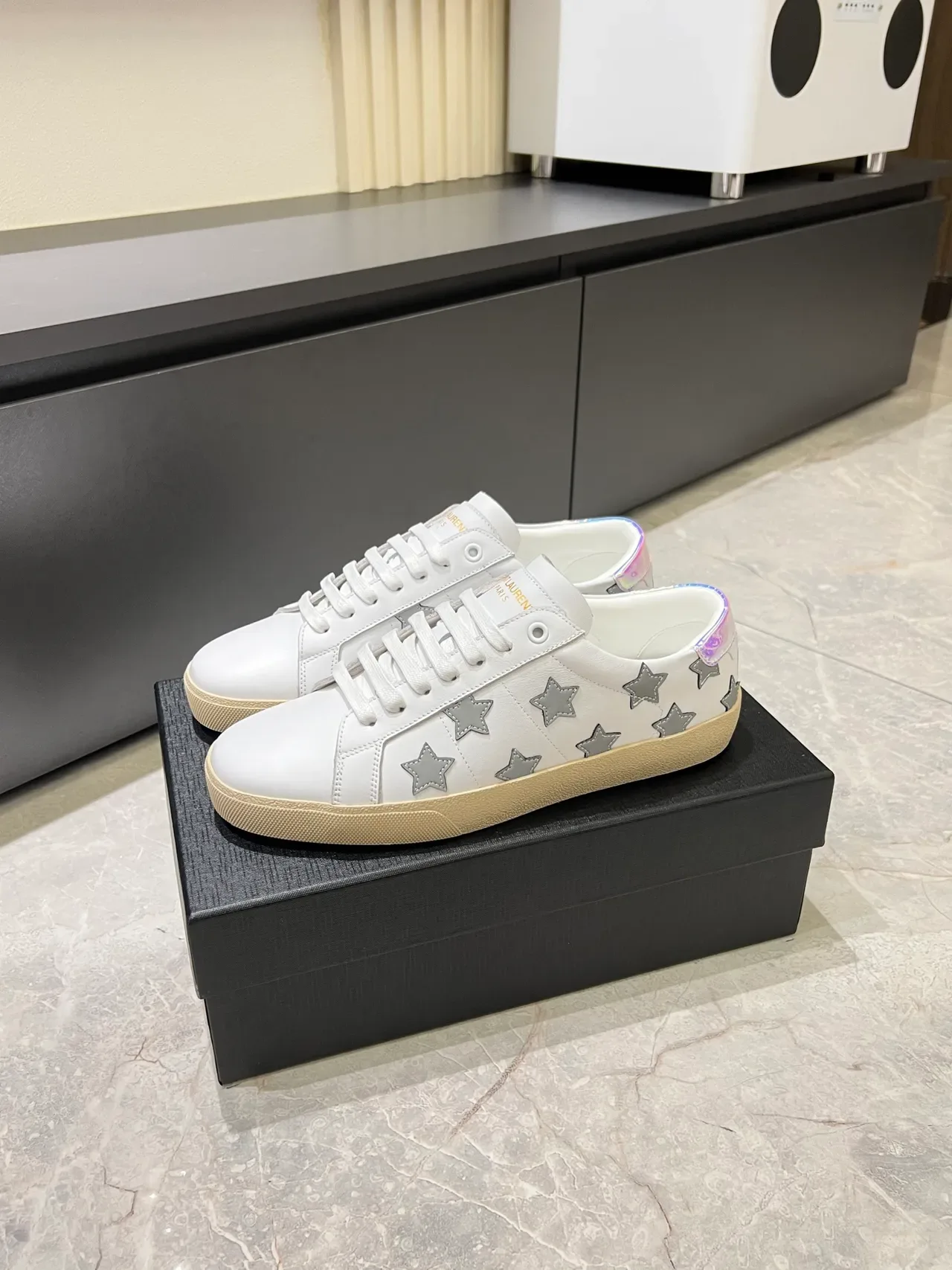 Saint Laurent Blanc Argent Cuir Supérieur Appliqués Étoile Sneakers Lifestyle 5