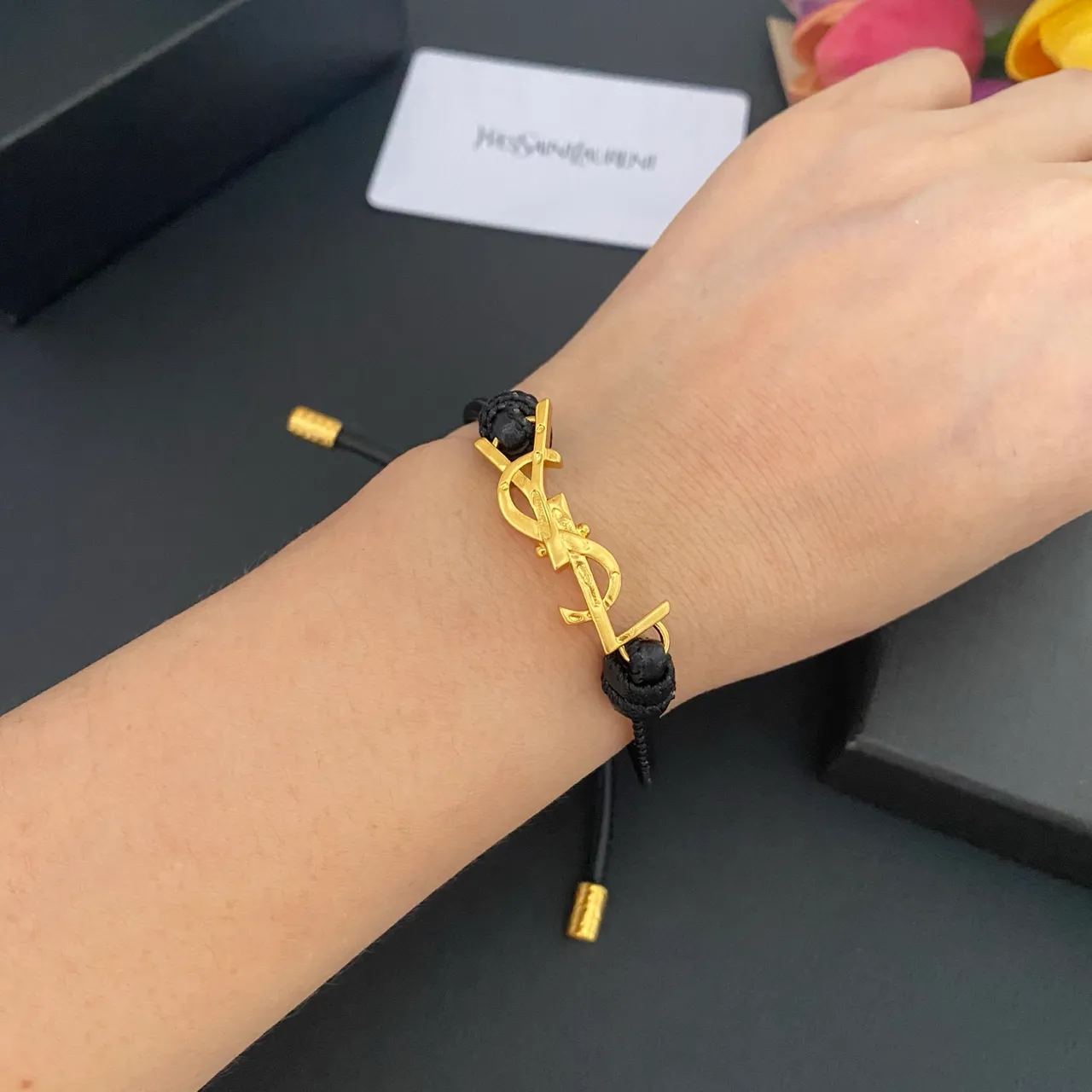 Saint Laurent YSL Monogram Preto Marrom interligado encanto cordão ajustável construção pulseira 2
