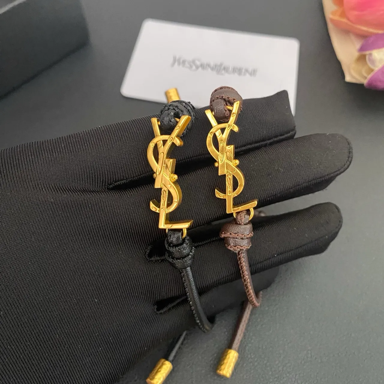 Saint Laurent YSL Monogram Preto Marrom interligado encanto cordão ajustável construção pulseira 4
