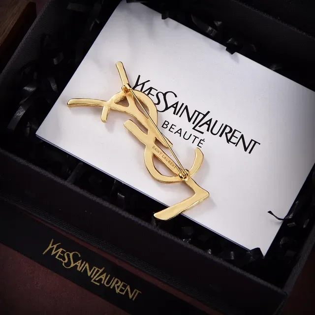 سان لوران YSL بروش مونوغرام مطبق ذهبي 5