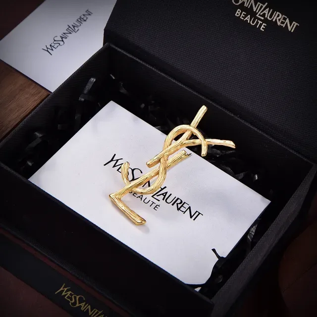 سان لوران YSL بروش مونوغرام مطبق ذهبي 6