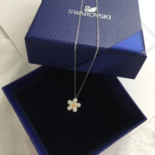 Swarovski Crystal Flower Pendant Necklace