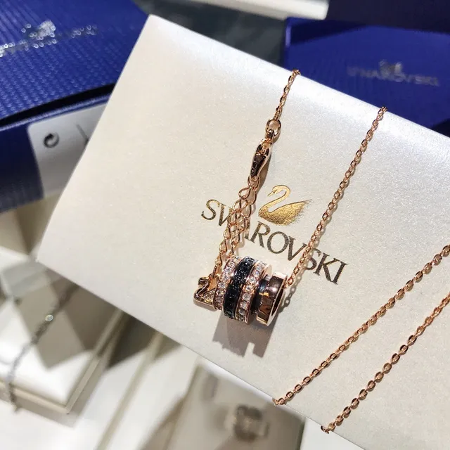 Swarovski Octea মাল্টি-রিং ক্রিস্টাল পেন্ডেন্ট নেকলেস 5