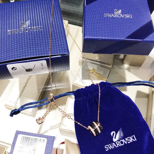 Swarovski Octea মাল্টি-রিং ক্রিস্টাল পেন্ডেন্ট নেকলেস 6