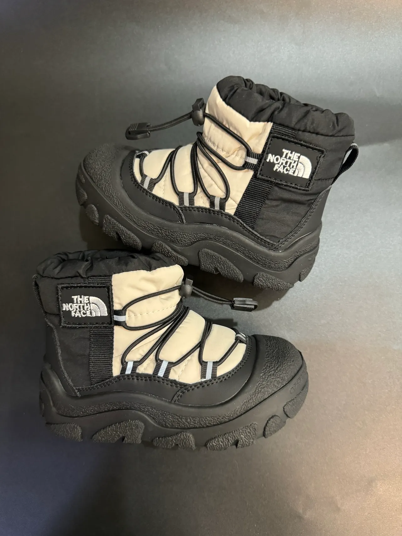 The North Face Black White Insulated High-Top Bungee Lacing System Snow Boots 22