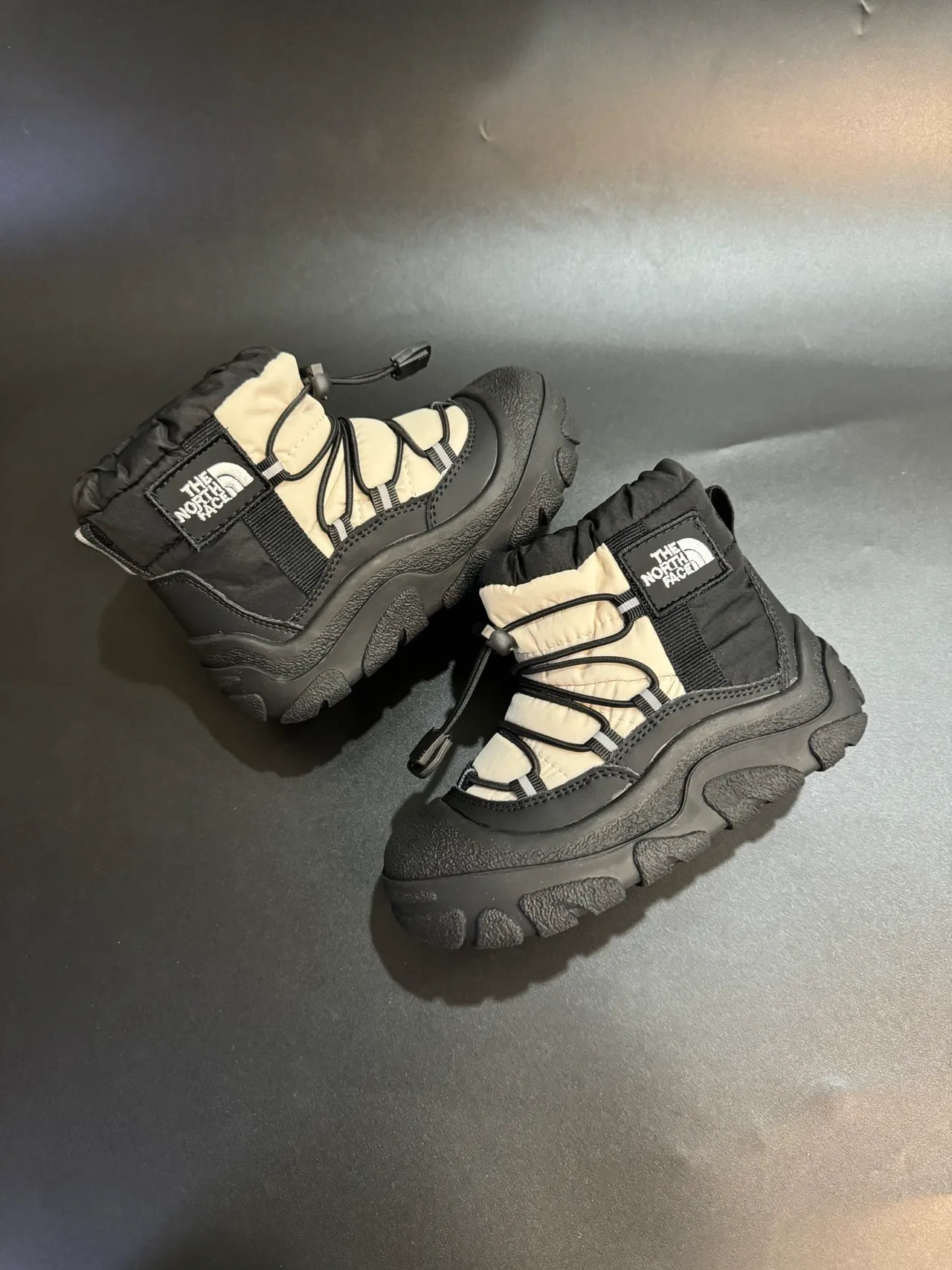 The North Face Black White Insulated High-Top Bungee Lacing System Snow Boots 23