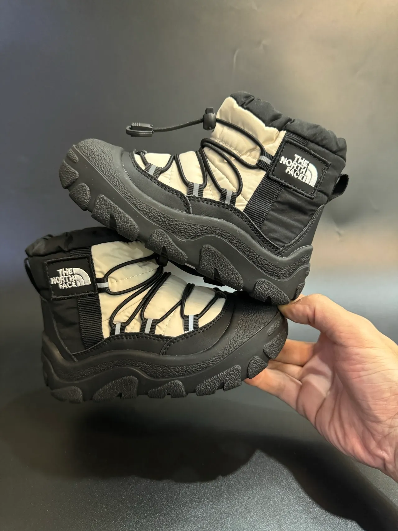 The North Face Black White Insulated High-Top Bungee Lacing System Snow Boots 24