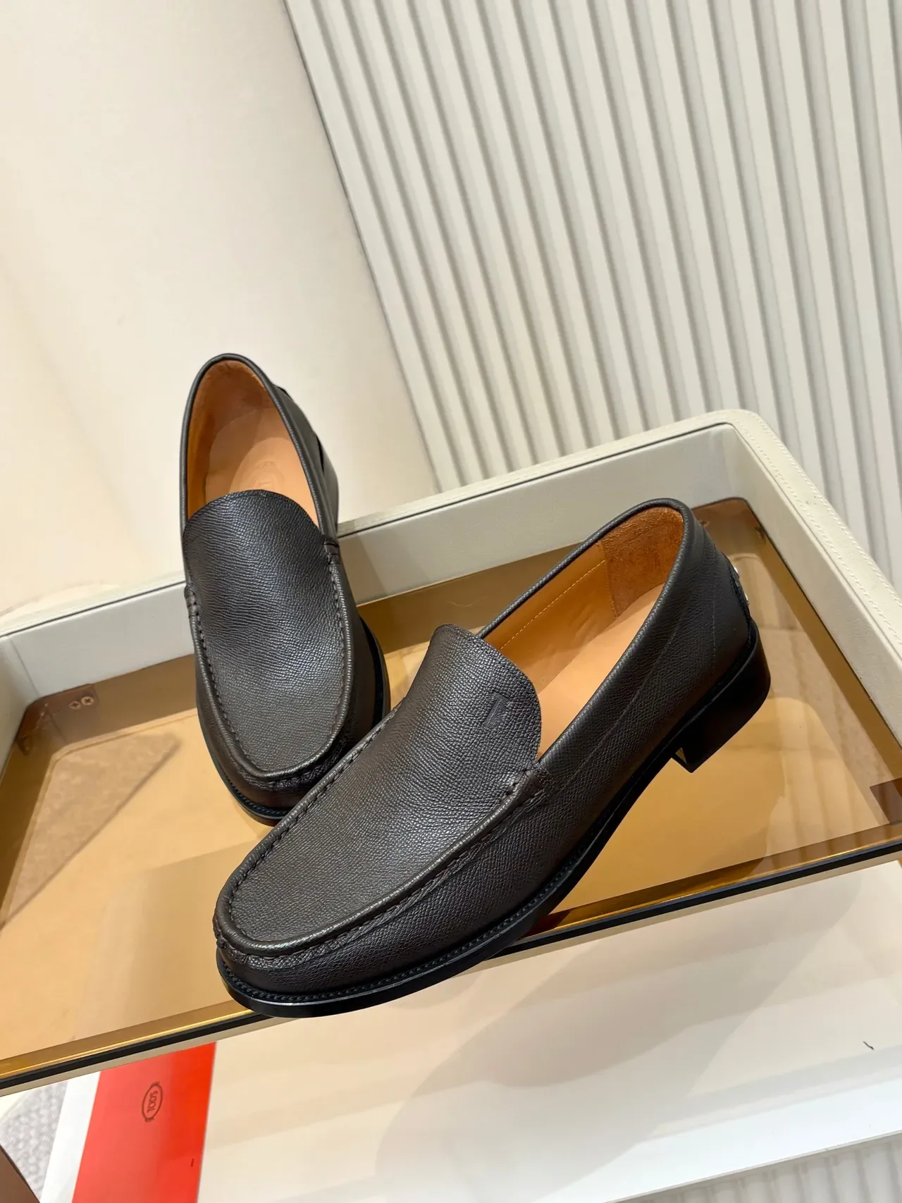 Tod's بني بيج جلد مقرمر مربوط موكاسين لافر 4