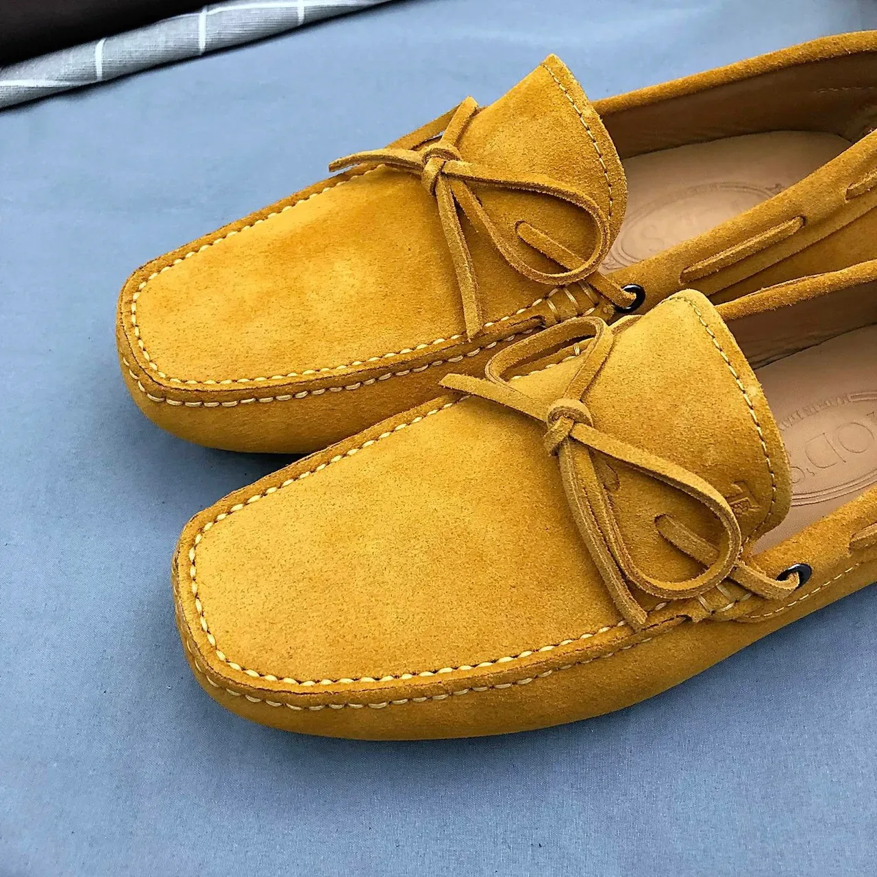 Tod's Yellow Beige Suede Upper Bow Detail Loafer 4