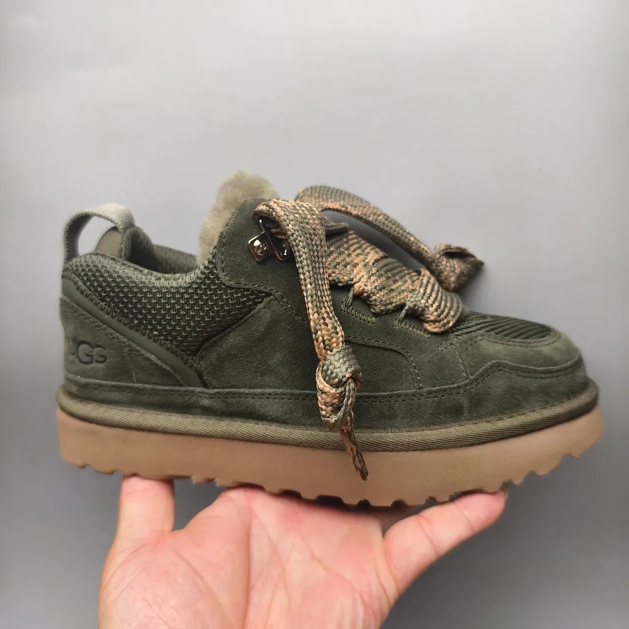 UGG Vert Armée Beige Daim Supérieur Col Doublé Peau de Mouton Sneakers Lifestyle 2