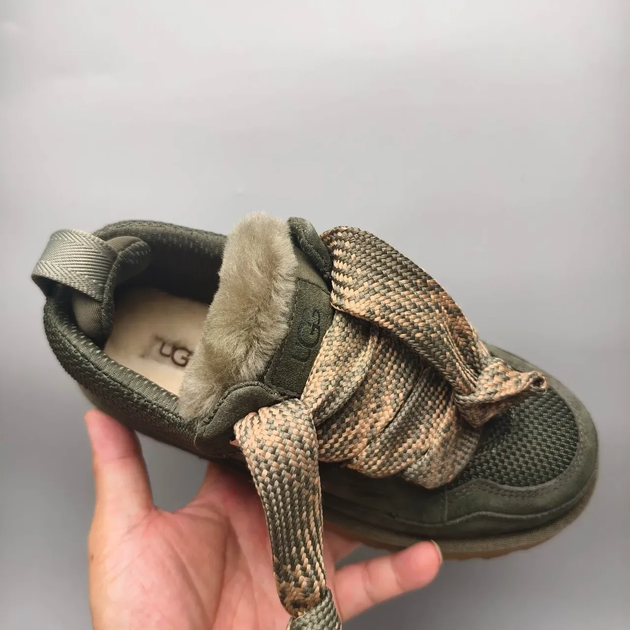 UGG Vert Armée Beige Daim Supérieur Col Doublé Peau de Mouton Sneakers Lifestyle 3