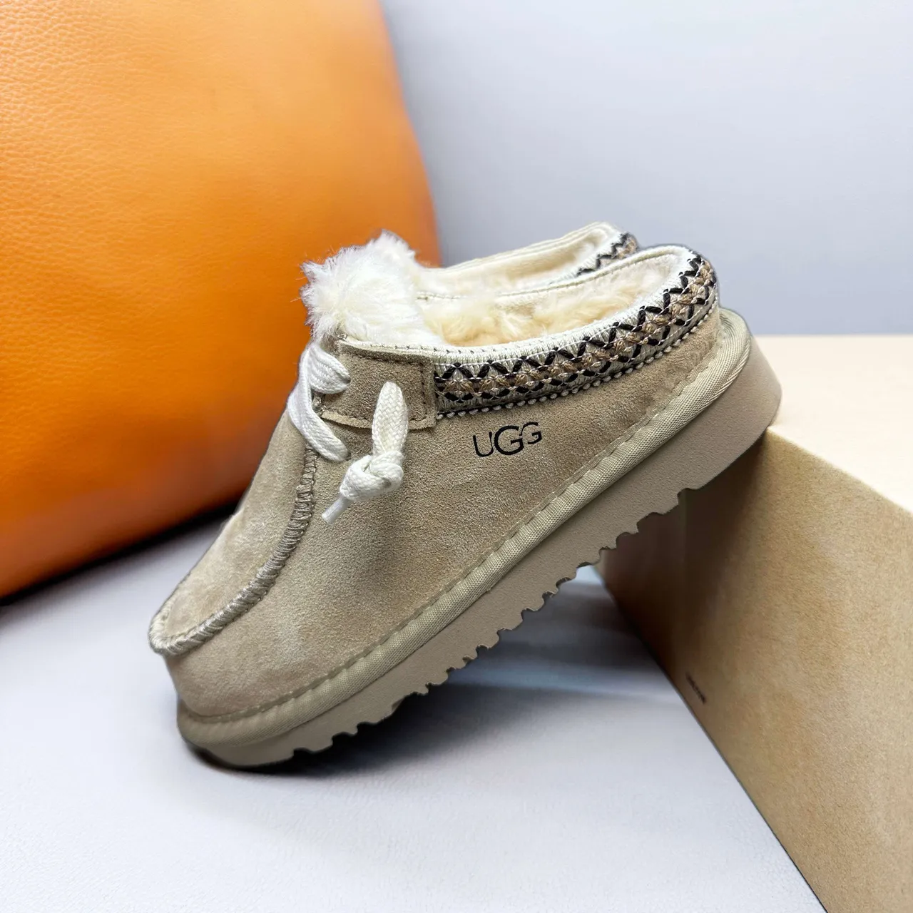 UGG Marrón Beige Zapatos Casuales Estilo Moccasin Forrados con Shearling 12