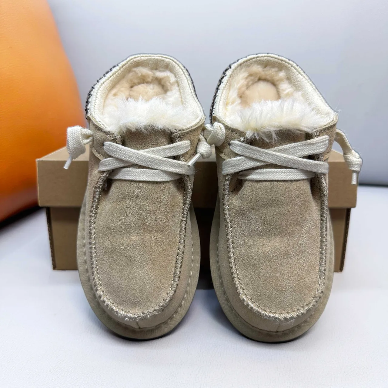 UGG Marrón Beige Zapatos Casuales Estilo Moccasin Forrados con Shearling 14