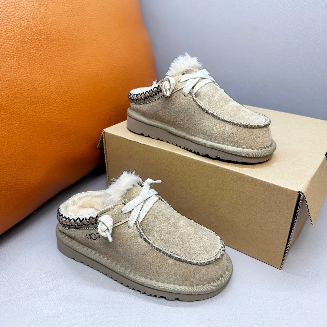 UGG Marrón Beige Zapatos Casuales Estilo Moccasin Forrados con Shearling 15