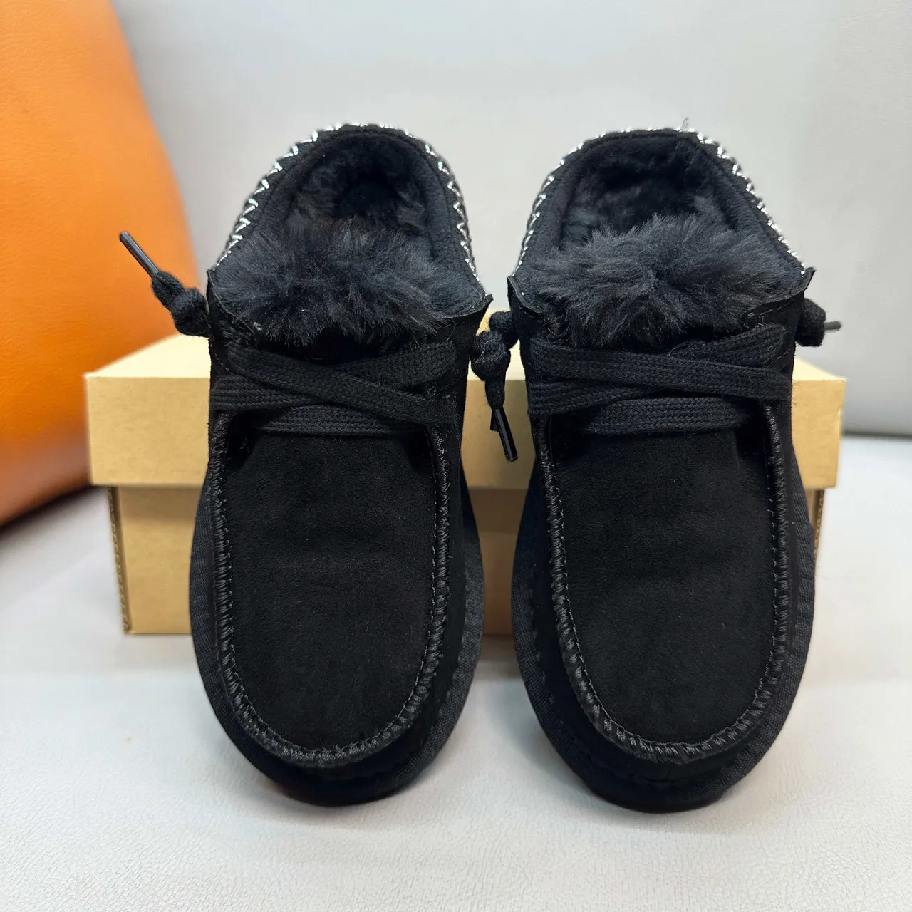 UGG Marrón Beige Zapatos Casuales Estilo Moccasin Forrados con Shearling 23