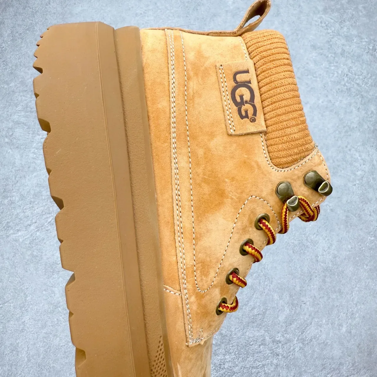 UGG ब्राउन-बीज सuede ऊपरी रिब्ड निट कॉलर एंक्ल बूट 5