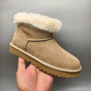স্নো বুট UGG Classic Mini বেইজ সুয়েড শিয়ারলিং কাফ