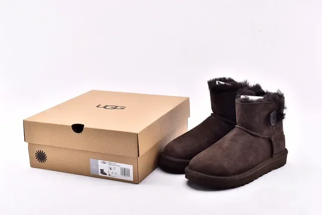 UGG Classic Mini Brown Suede Shearling-Lined Snow Boots 9