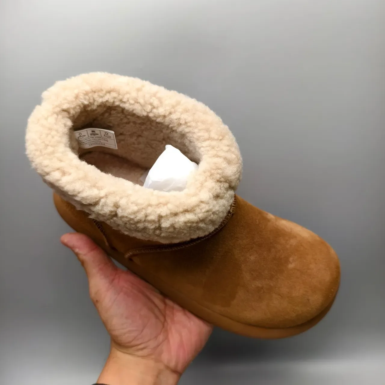 Bottes de neige UGG Classic Mini Tan daim avec manchette shearling 3