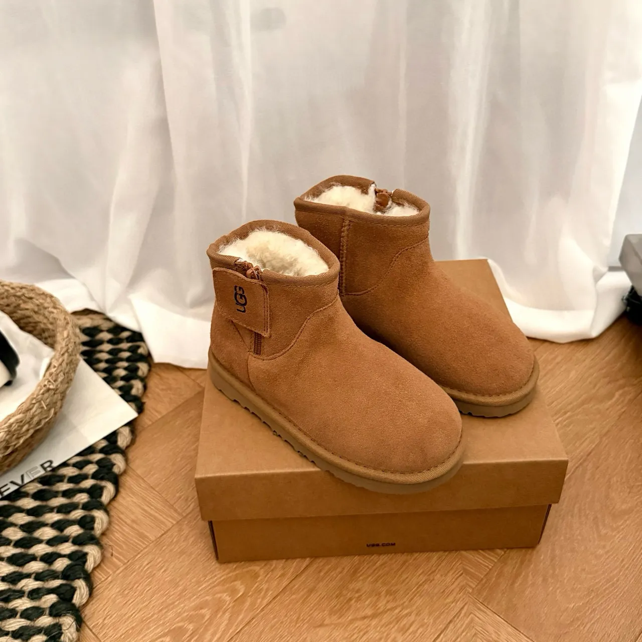UGG Classic Mini Tan Suede Shearling-Lined Snow Boots 10