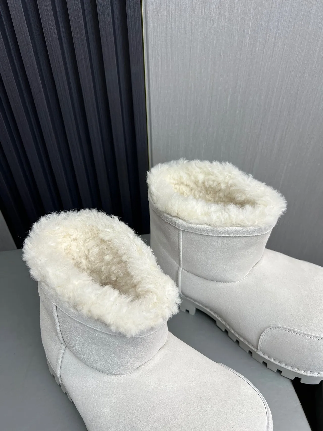 UGG 灰白 麂皮 羊毛内里 翻口 雪靴 7