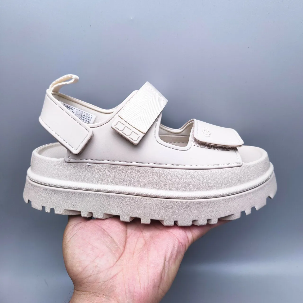 UGG Tasman بيج Chunky Platform Dual Velcro Straps صندل كاجوال 2