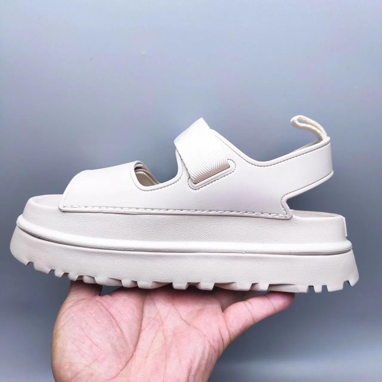 UGG Tasman بيج Chunky Platform Dual Velcro Straps صندل كاجوال 7