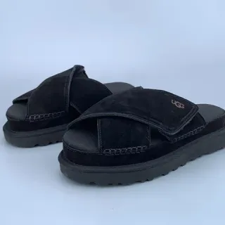 UGG Tasman काला मोरी क्रॉस स्ट्रैप प्लेटफॉर्म स्लिपर्स