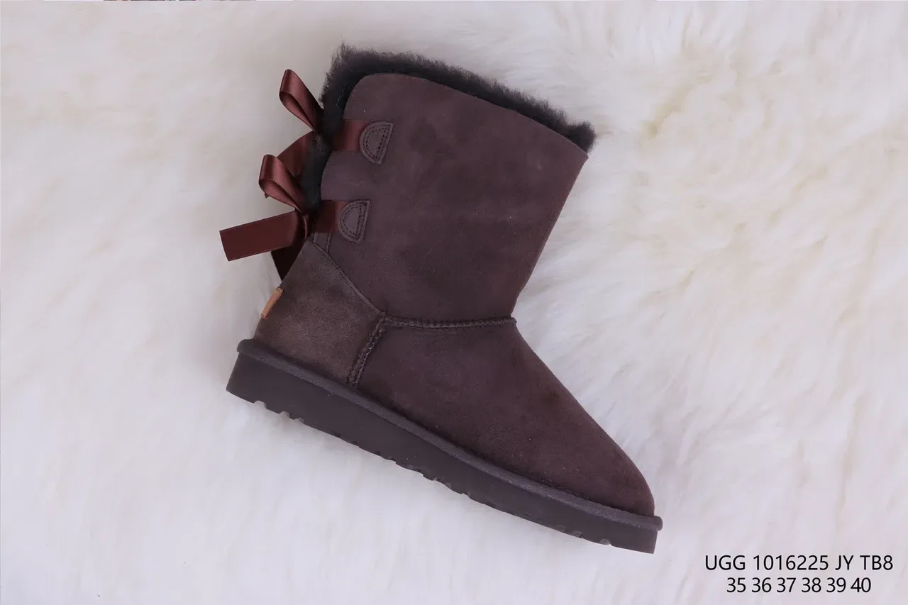 UGG Tasman Botas de Neve Marrom em Camurça Forradas com Pele de Carneiro 6