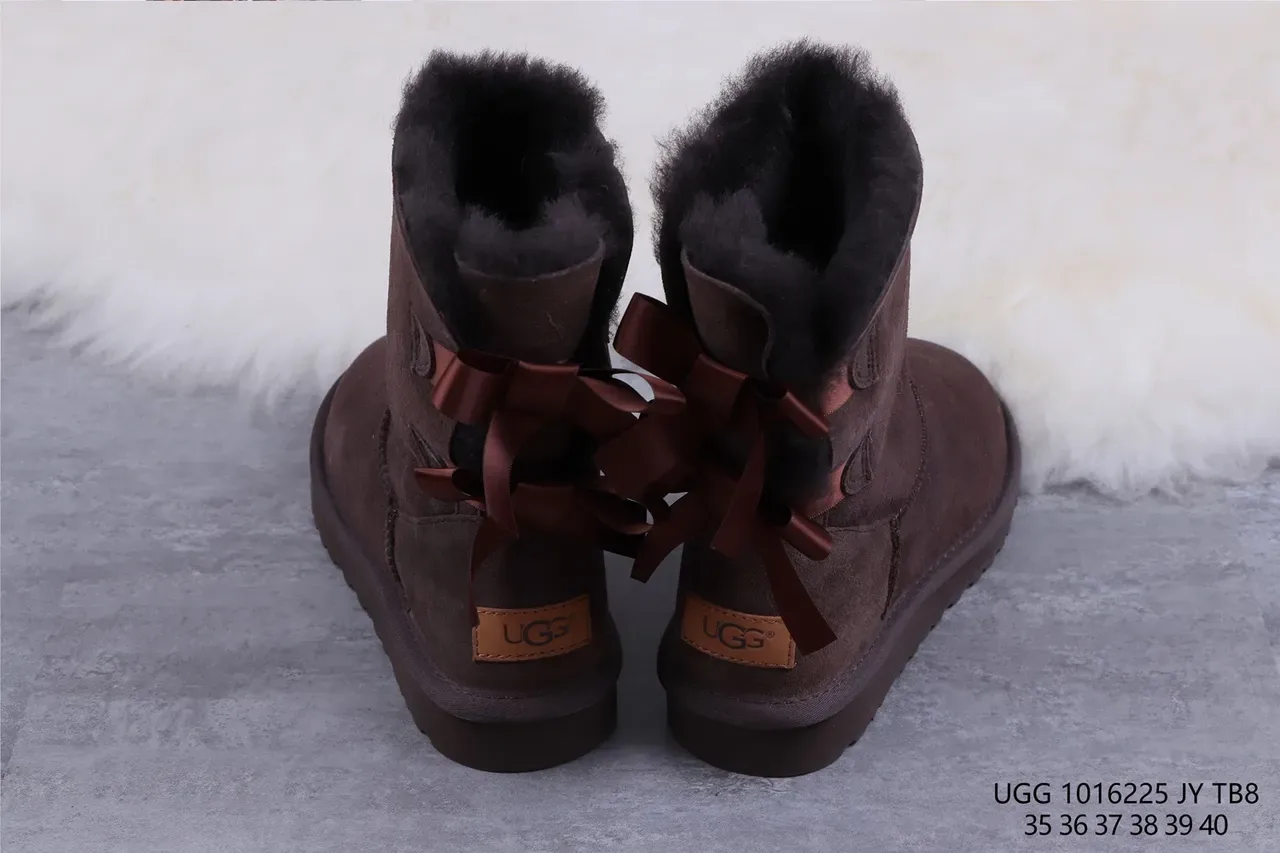 UGG Tasman Botas de Neve Marrom em Camurça Forradas com Pele de Carneiro 8