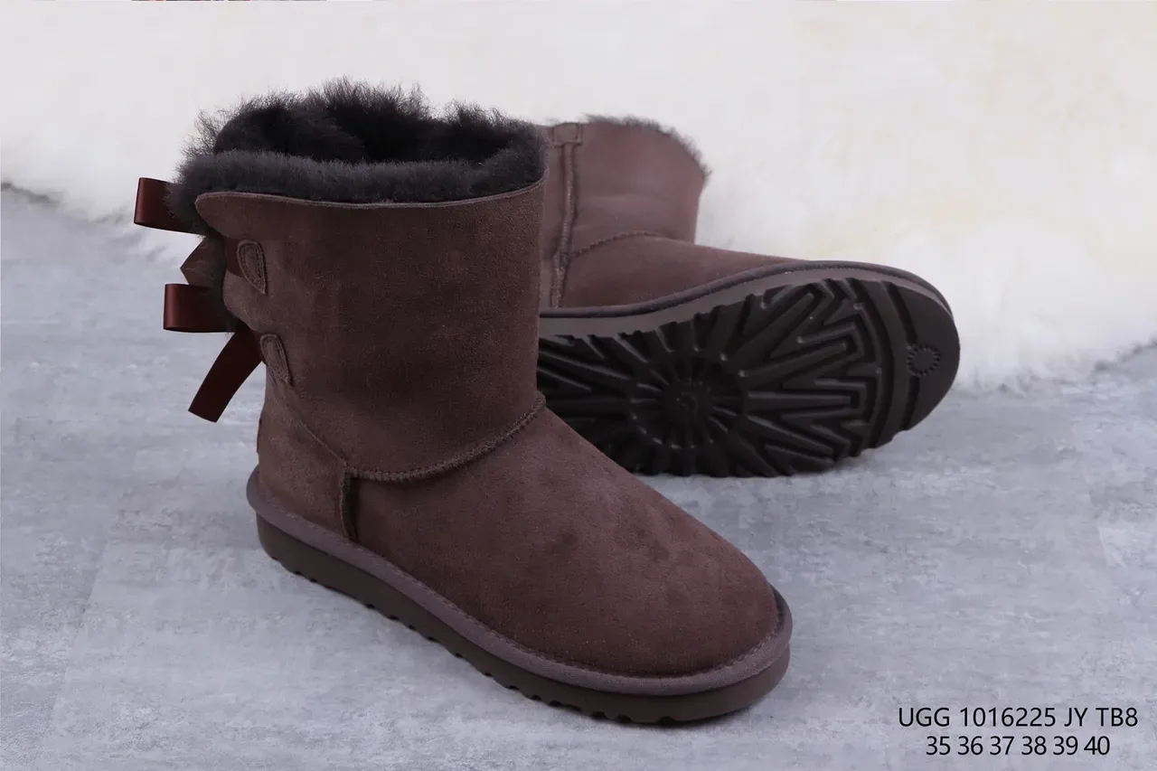 UGG Tasman Botas de Neve Marrom em Camurça Forradas com Pele de Carneiro 10