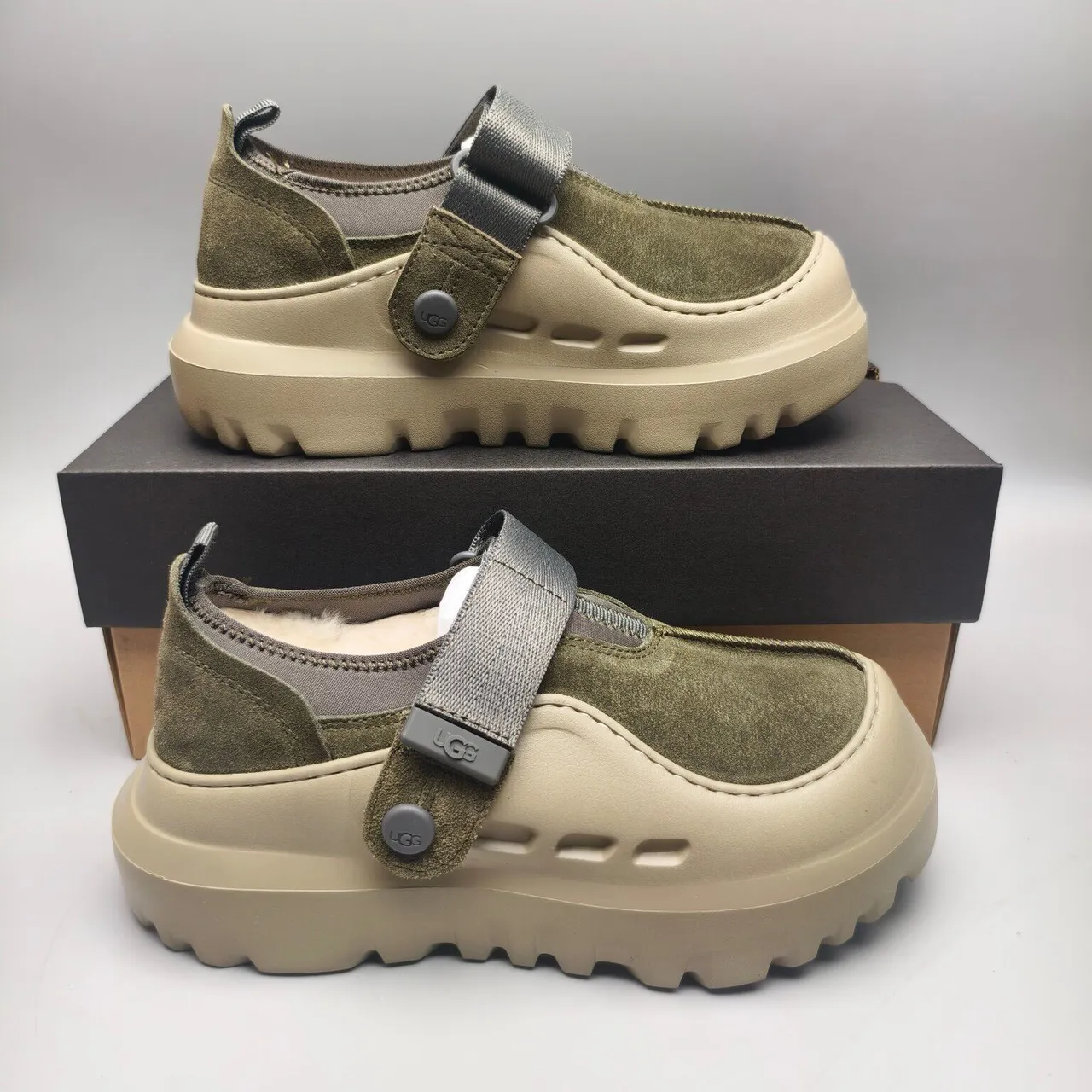 UGG तास्मान أخضر زيتوني جلد مدبوأ مع حزام زق 5