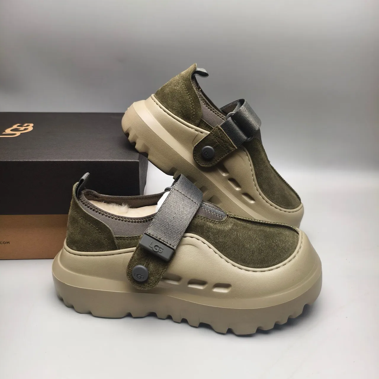 UGG तास्मान أخضر زيتوني جلد مدبوأ مع حزام زق 6