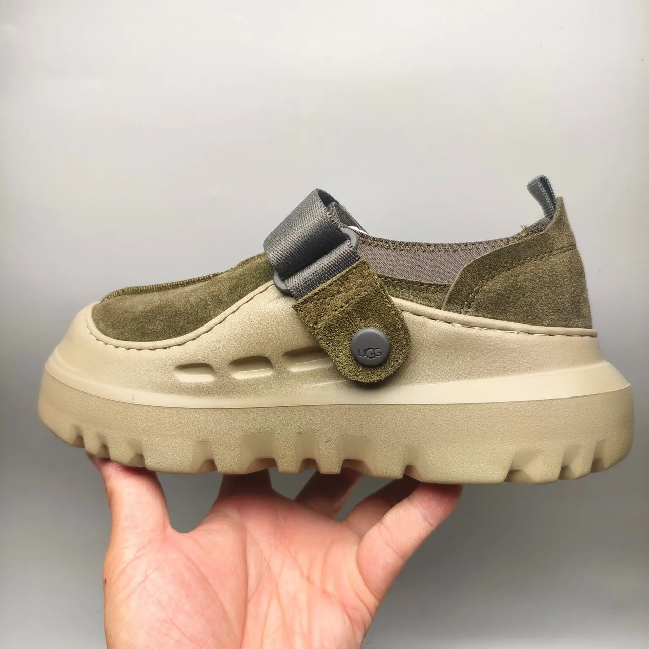 UGG तास्मान أخضر زيتوني جلد مدبوأ مع حزام زق 7