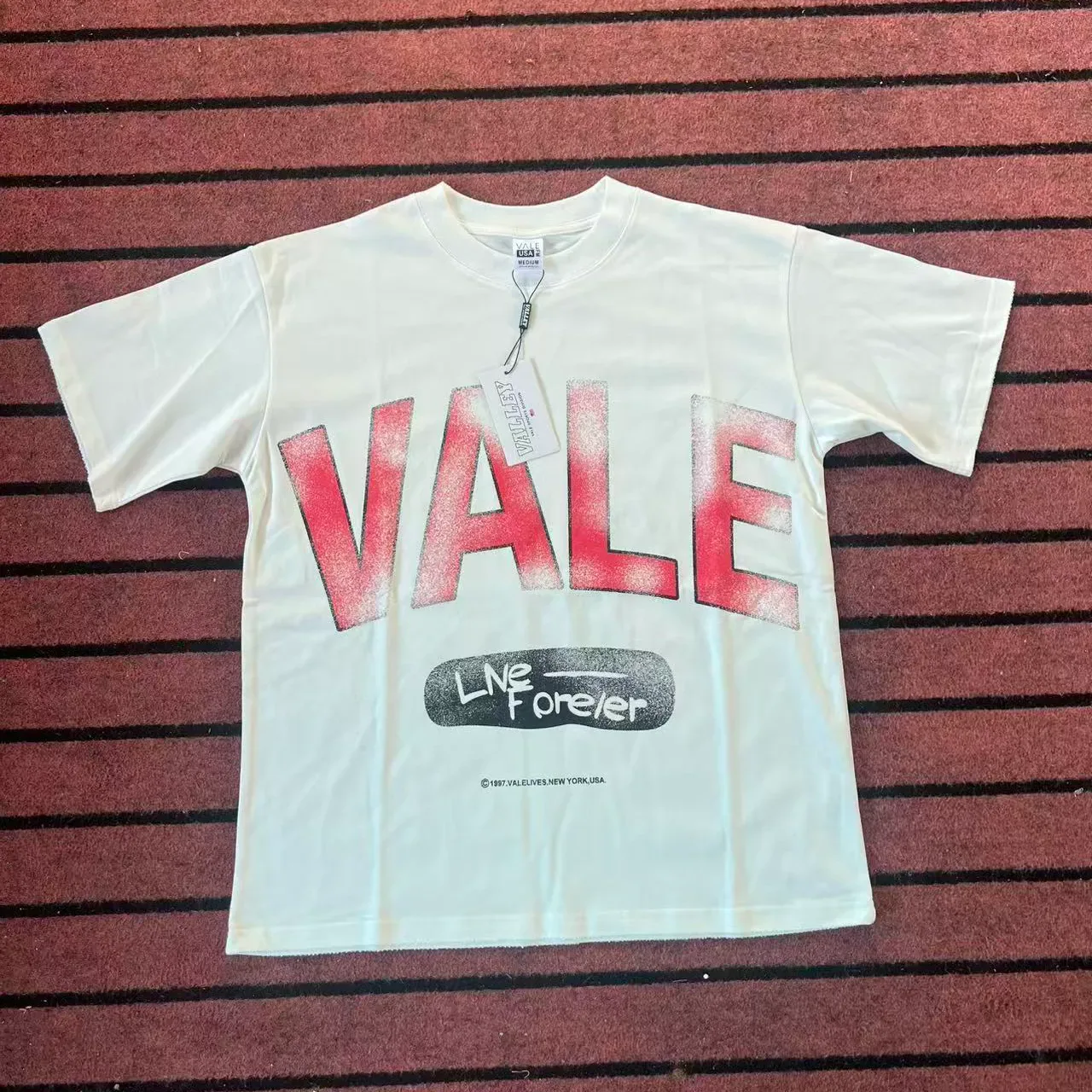 Vale Forever Live Forever Arch Graphic T-Shirt 3