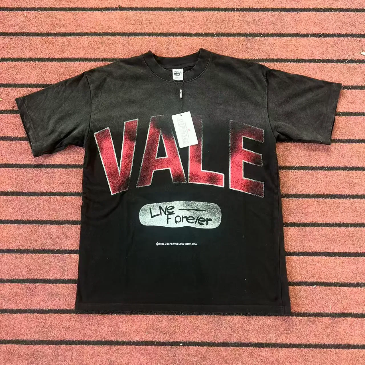 Vale Forever Live Forever Arch Graphic T-Shirt 5