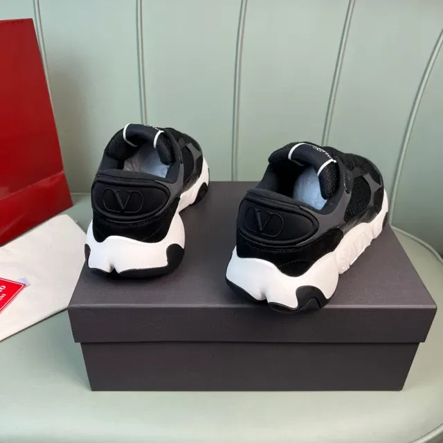 Valentino Black White Sole Mixed-Material Upper Chunky Sneakers 6