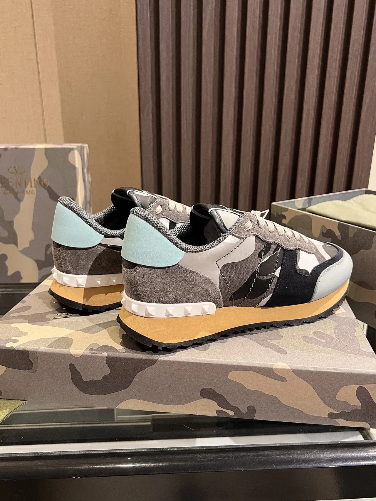 Valentino Garavani Camouflage-Print Low-Top Lifestyle Sneakers 4
